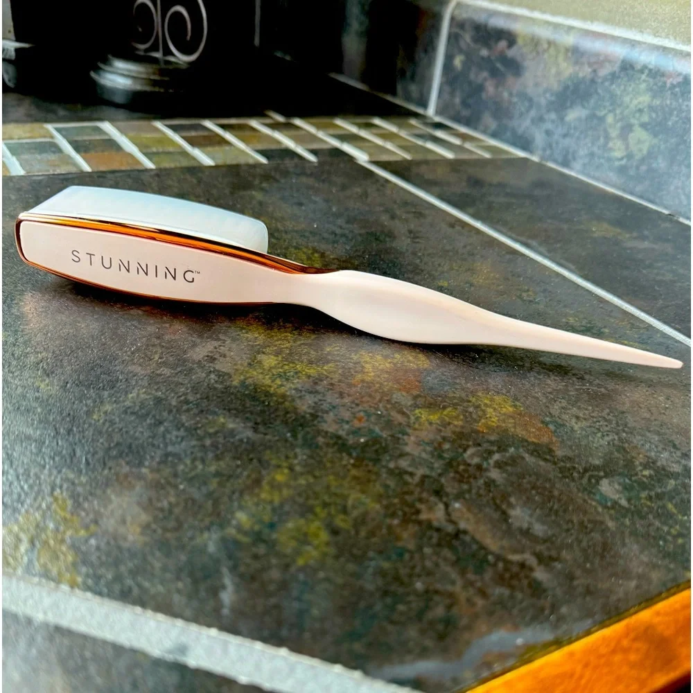 STUNNING Volume Styler Hair Brush